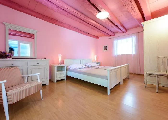 Seaside Eli Apartment