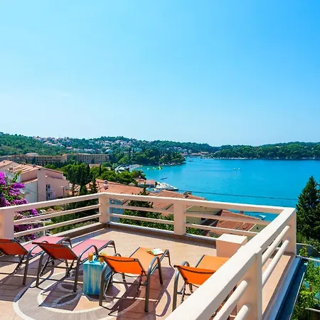 Seaside Eli Apartman *